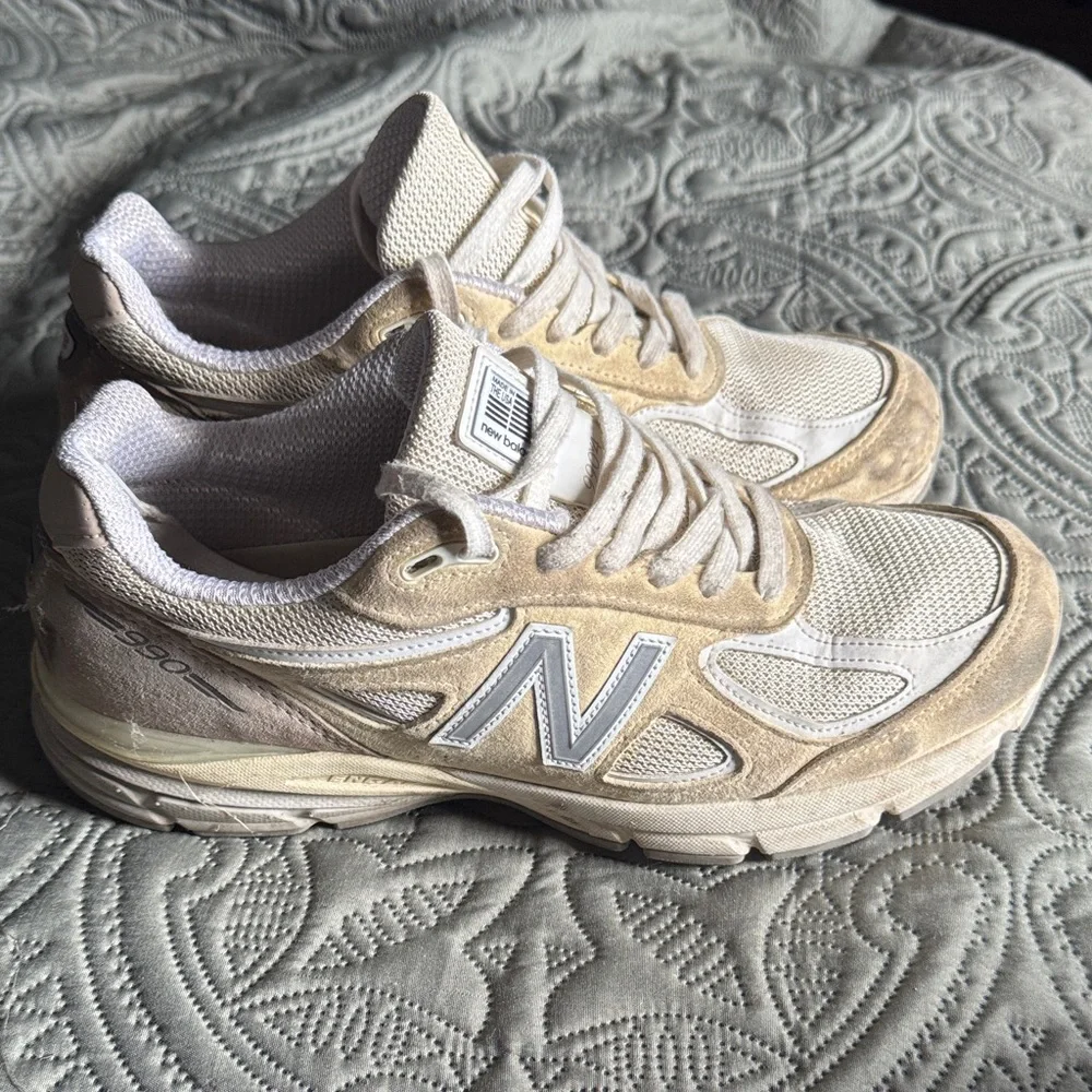 New Balance Off-White and Tan Running Shoes - Picture 1 of 6